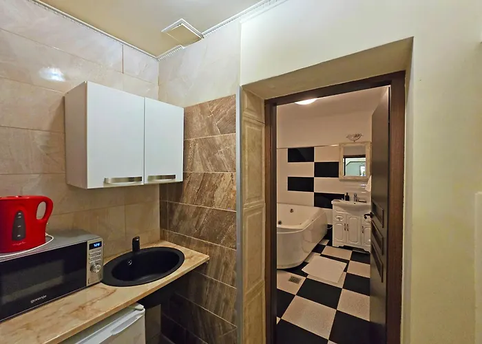 Zira Residence - Authentic Rooms In Old Town Brașov